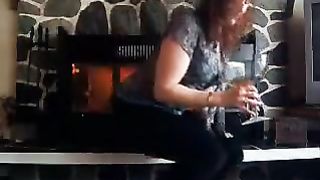 Hot girl drinking her own piss