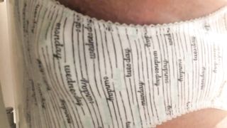 Amateur girl pooping in her panties