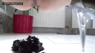 Sexy milf wearing lingerie while pooping