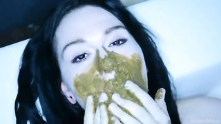 Russian girlfriend swallows her boyfriends poop