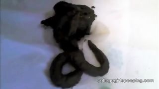 American girlfriend pooping in doggy style