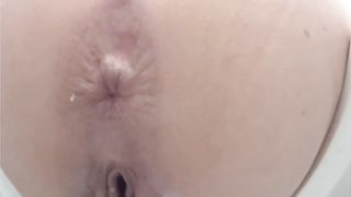 Sweet girl wiping her dirty ass