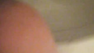 Amateur girl records her ass in close up