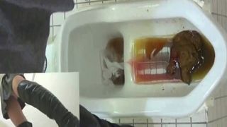 Compilation o beautiful girls pooping