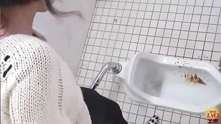 Compilation o beautiful girls pooping