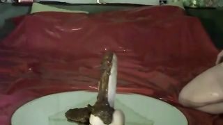 Liquid shit on her dildo