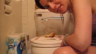 Teen shitting on a slice of bread