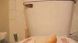 Teen shitting on a slice of bread