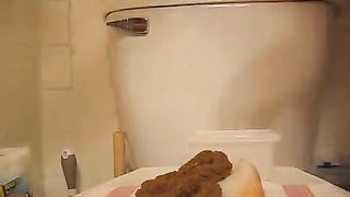 Teen shitting on a slice of bread