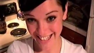 Amateur teen wiping her dirty ass