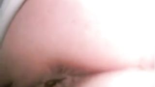 Fat babe shitting on bedroom floor