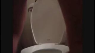 Girl with pretty ass shitting