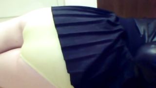 Big turd in yellow panties