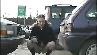 Shaved girl peeing outdoor