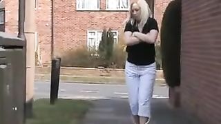 Blonde beauty caught peeing outdoor