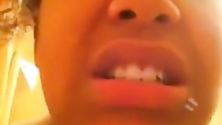 Ebony slut shitting