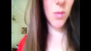 Nerd teen dildoing her pussy while shitting