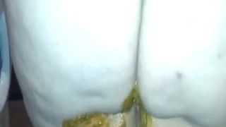 BBW shitting on a plate
