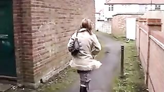 Caught a milf peeing in alley