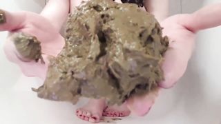 Catwoman smears shit