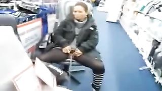 Pussy flashing while peeing