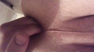 Fingering my shitty bum