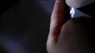 Teen pissing on fingers - EXKAT