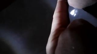 Teen pissing on fingers - EXKAT