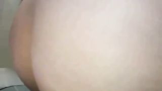 Girl with fat ass shitting