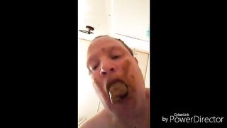 Fat girl sucking on her shit
