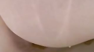 Bubble butt girl shitting in toilet