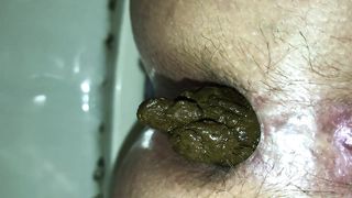 Up close - hot girl pooping 1