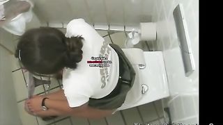 Sexy teen caught pooping