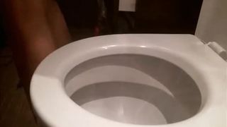 Chubby babe shitting