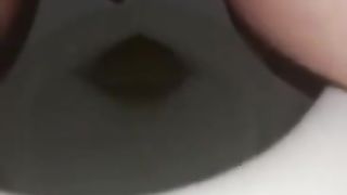 Amateur babe shitting