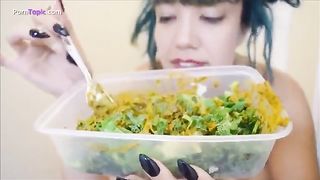 Eating a shitty salad meal