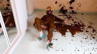 32 Kg of poop on her body