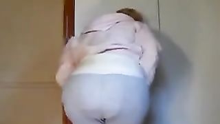 Petite blonde did a real mess in grey pants