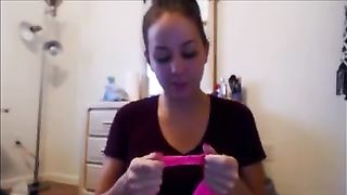 Teen camgirl farting for her fans