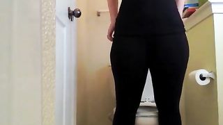 Daisy shitting and wiping