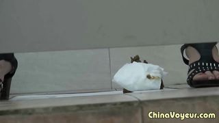 Spying on a Chinese girl that's shitting