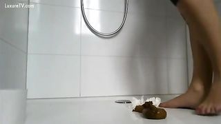 Hot teen shitting