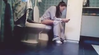 Step sister caught shitting