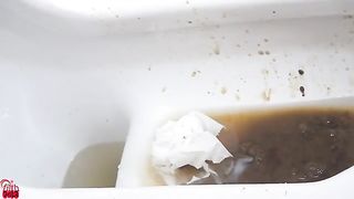 Spying on sexy girls pooping