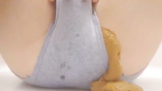 can't stop shitting in grey panties
