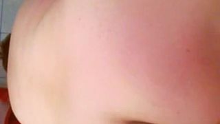 She smears poop on her curvy ass