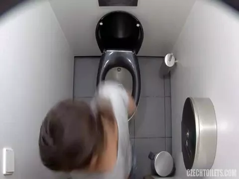 Voyeur Poop
