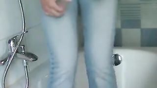 Tanned teen pooping in her jeans