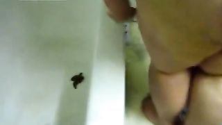 BBW babe shitting in bathtub
