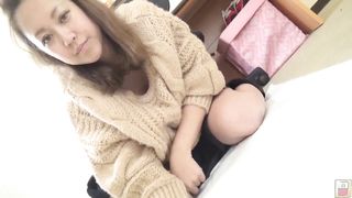 Japanese girl pooping